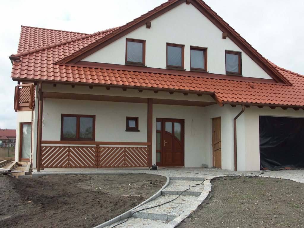 Domikon - Dom z dachem wielospadowym, Bełchatów