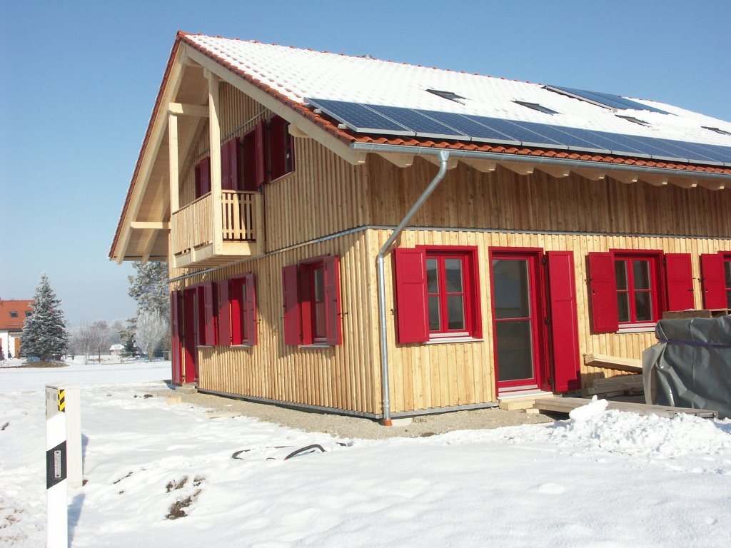 Domikon - Dom w drewnianej elewacji, Niemcy Peinssenberg
